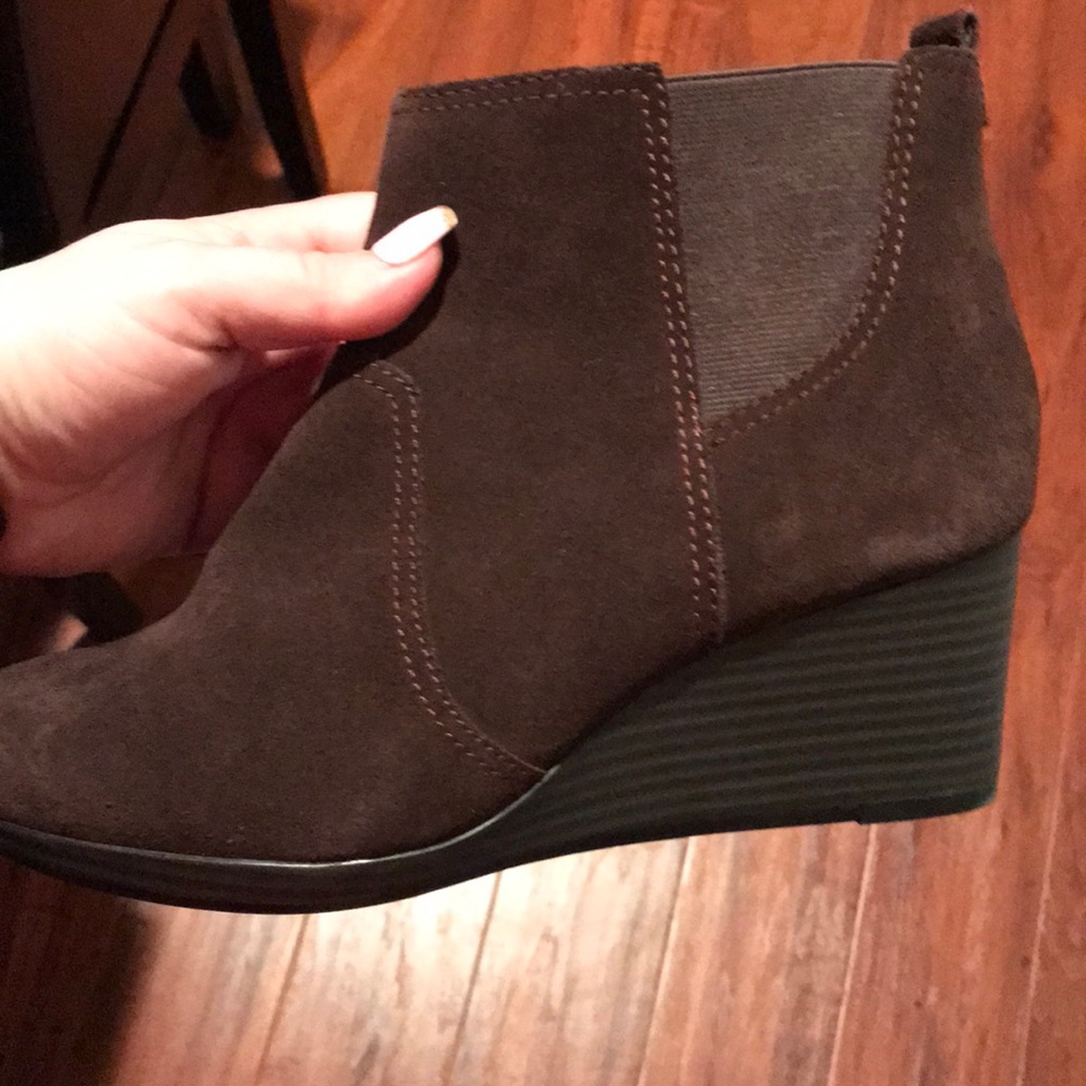 EUC Clark’s brown suede wedges - Picture 8 of 8
